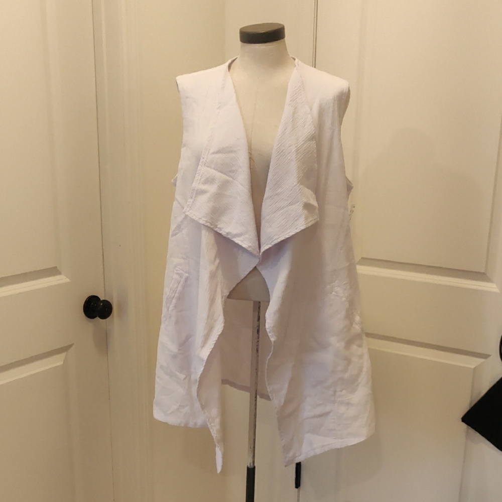 New!Focus Casual Life White Sleeveless Waterfall Assymetrical Vest Sz M